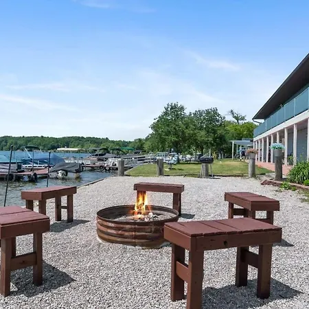 2 Lakeside Apartment Units In One At Fife Lake Lodge